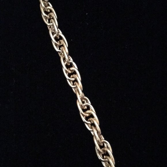 Large Heart Pendant on golden Chain - Picture 4 of 7